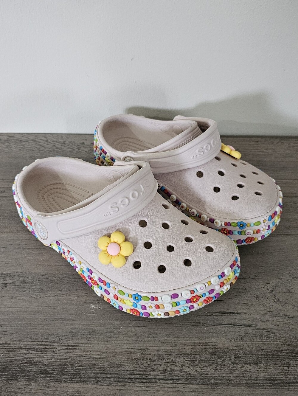 Crocs Kids' Classic Colorful Flower Beaded Band Clog Girl J1 Pale Nude Pink